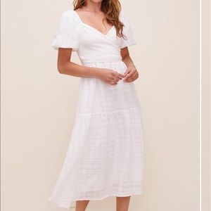 ASTR The Label Sonnet Puff Sleeve Midi Dress